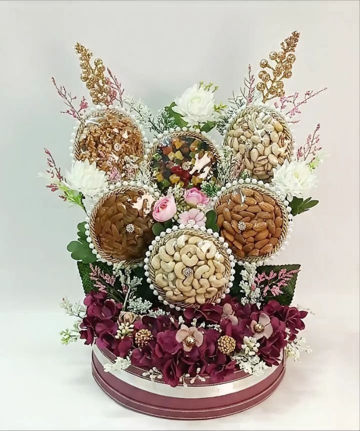 Wedding display tray setup